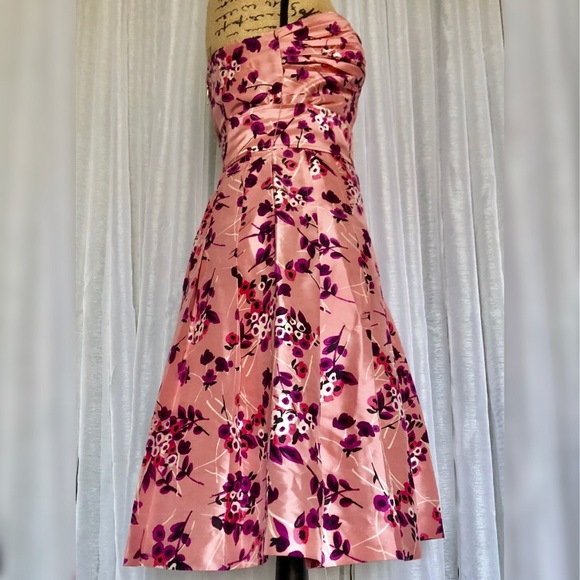 Express Garden Party Midi Dress with Matching Belt - Picture 4 of 5